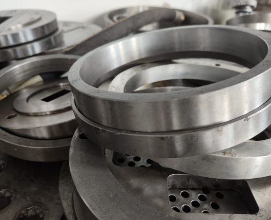 水轮机叶轮磨粒流抛光关键价值：基于手工与机械抛光对比